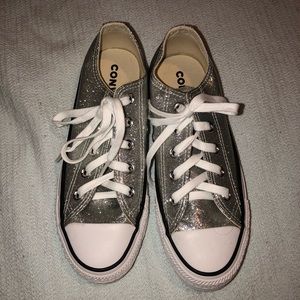 NWOT Women’s Converse - Silver glitter